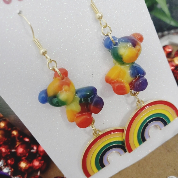 Fun gummy bear rainbow lgbtq pride dangle resin earrings - Picture 11 of 13